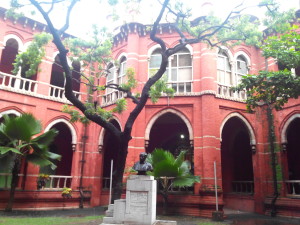 Inside_madras_law_college_old_building,_Sep_2013
